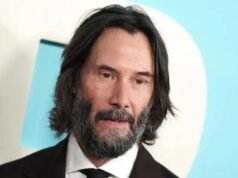 Keanu Reeves សារភាពថាគាត់ប្រើម៉ូតូដើម្បី “ប្រាប់រឿង” ជុំវិញពិភពលោក។
