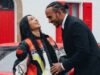 Kim Kardashian ចែករំលែករូបភាព Selfie ដ៏កម្រជាមួយ Lewis Hamilton និងកូនស្រី Chicago