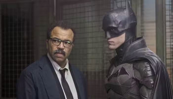 អ្នកគាំទ្រ Batman ទទួលបានការអាប់ដេតដ៏ក្រៀមក្រំអំពីរឿងភាគដែលរំពឹងទុកយ៉ាងខ្លាំងរបស់ Robert Pattinson