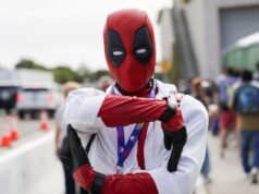 Ryan Reynolds ធ្វើឱ្យអ្នកគាំទ្រមានអារម្មណ៍រំភើបនៅ Comic-Con: Watch