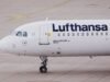 នាងបានអះអាងថា Lufthansa រារាំងអ្នកមានឥទ្ធិពលផ្នែកកាយសម្បទាលើសម្លៀកបំពាក់កីឡា