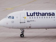 នាងបានអះអាងថា Lufthansa រារាំងអ្នកមានឥទ្ធិពលផ្នែកកាយសម្បទាលើសម្លៀកបំពាក់កីឡា