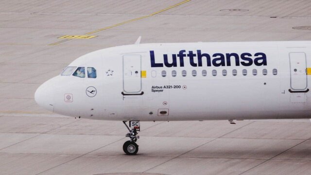 1782866453_Lufthansa-Airline-dress-code-001.jpg
