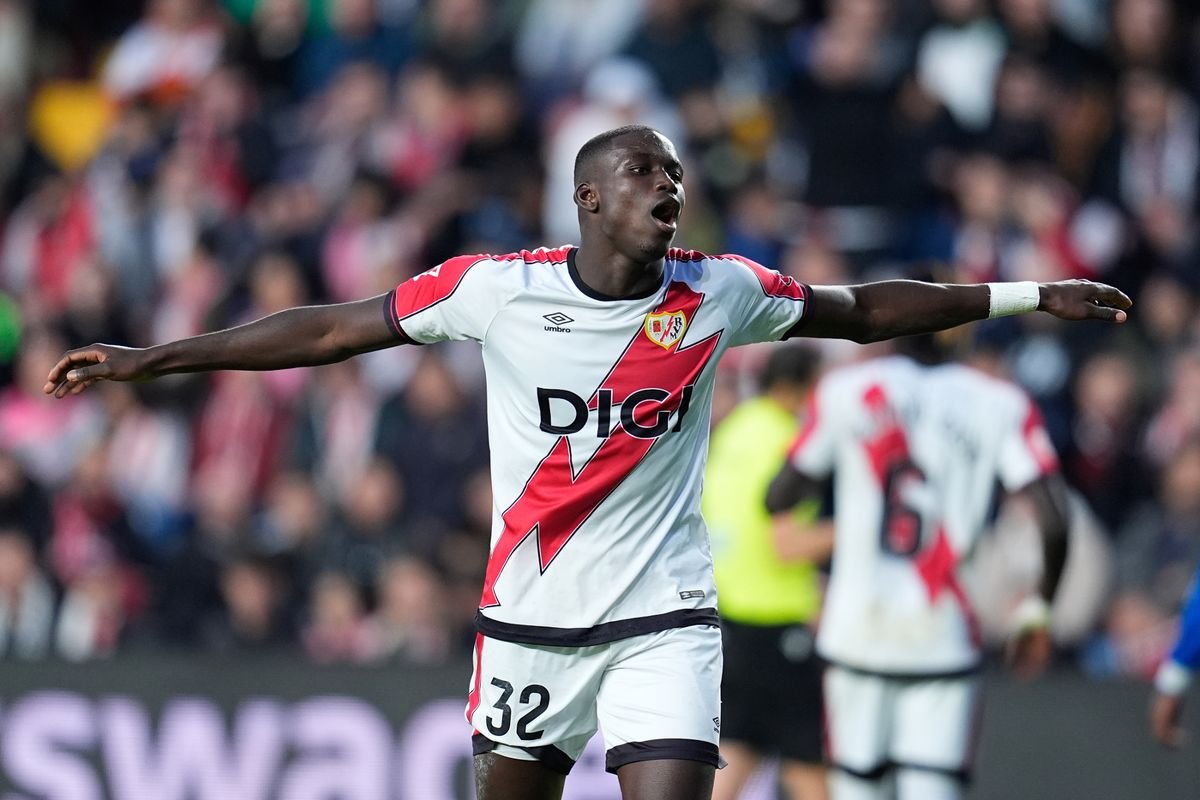 ខ្សែការពារ Rayo Vallecano Nobel Mendy