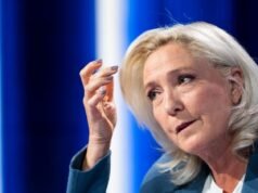 Marine Le Pen ជឿថាវា “មិនអាចទៅរួច” ក្នុងយុទ្ធនាការជាមួយខ្សែដៃអេឡិចត្រូនិក ទោះបីជាអ្នកមានសិទ្ធិក៏ដោយ – franceinfo