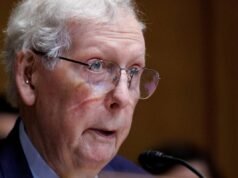 Mitch McConnell បានរកឃើញថាសន្លប់បន្ទាប់ពី “គាំងបេះដូង” កាលពីខែមុន: របាយការណ៍