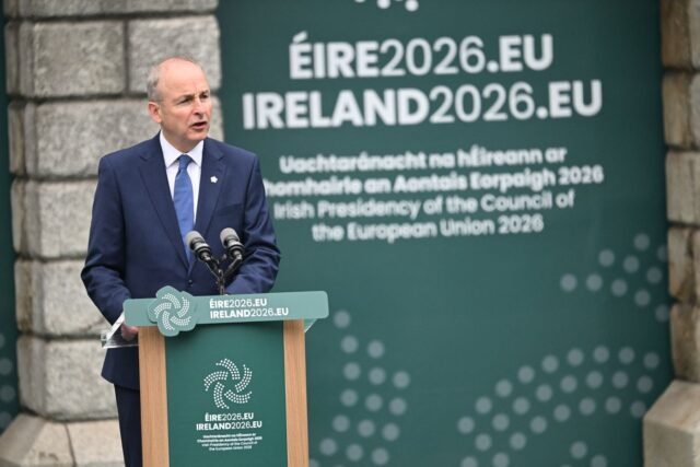 1782953585_2478835-le-premier-ministre-irlandais-micheal-martin-lors-.jpg