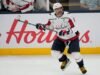 Alex Ovechkin ត្រលប់មកវិញសម្រាប់រដូវកាល NHL ទី 22 របស់គាត់បន្ទាប់ពីចុះហត្ថលេខាម្តងទៀតជាមួយ Capitals