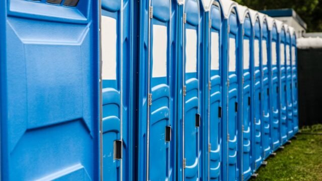 1783039795_0_Row-of-chemical-and-portable-toilets.jpg