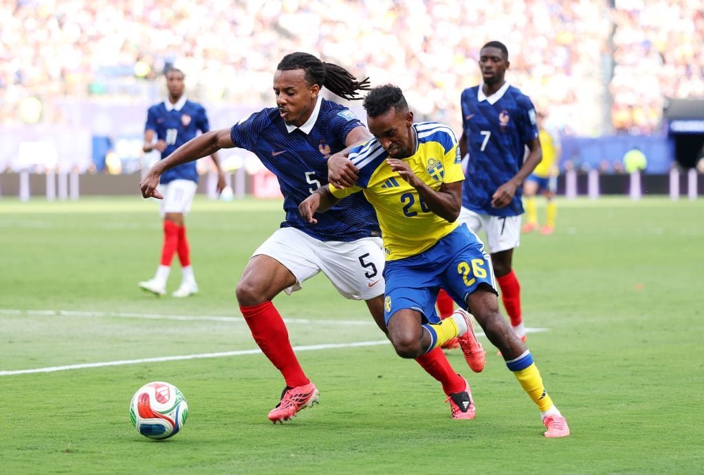 Jules Kounde កីឡាករ Barcelona និងបារាំង