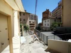 យន្តហោះទម្លាក់គ្រាប់បែក Monaco បានលាក់ខ្លួននៅក្នុងតំបន់នេះយ៉ាងហោចណាស់ 15 ថ្ងៃ។
