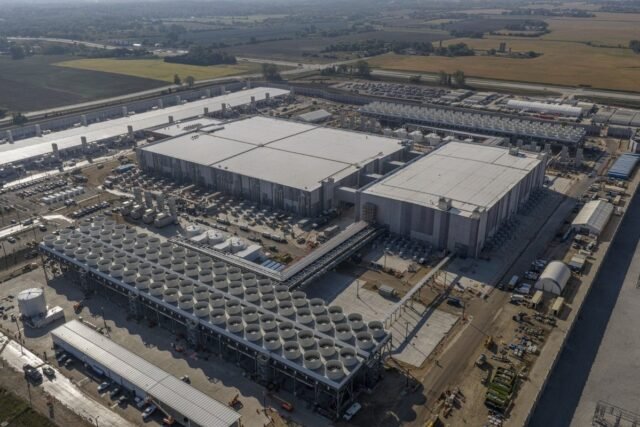 1783169400_Microsofts-Fairwater-data-center.jpeg