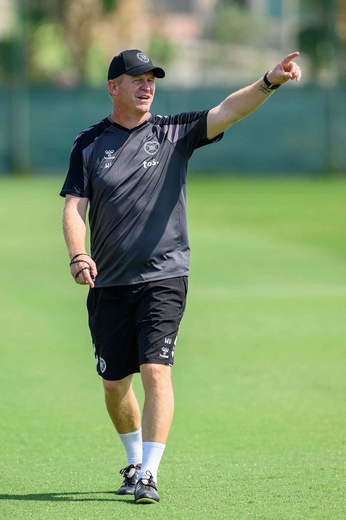 ថៅកែ Hearts Wouter Vrancken កំឡុងពេលហ្វឹកហាត់