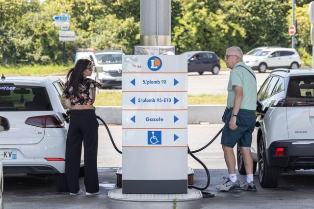 1783324316_2482446-les-recettes-fiscales-liees-au-carburant-ont-baiss.jpg