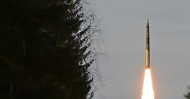 1783352392_la-chine-a-tire-un-missile-intercontinental-sous-marin-icbm-avec-un-sous-marin-nucleaire-dans-le-pac.jpeg