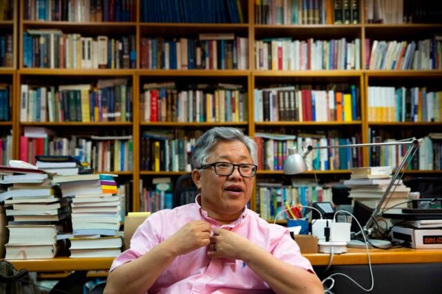 1783386956_2482508-le-pasteur-ezra-jin-mingri-lors-d-une-interview-a-.jpg