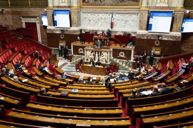 1783442539_2483979-le-senat-a-rejete-pour-la-troisieme-fois-la-propos.jpg