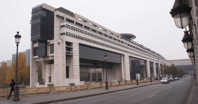 1783452842_risque-de-derapage-de-la-depense-publique-l-objectif-de-5-de-deficit-en-2026-est-difficile-a-atteind.jpeg