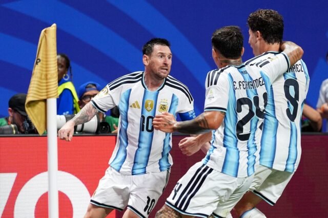 1783479780_2484174-l-argentin-lionel-messi-celebre-le-deuxieme-but-de.jpg