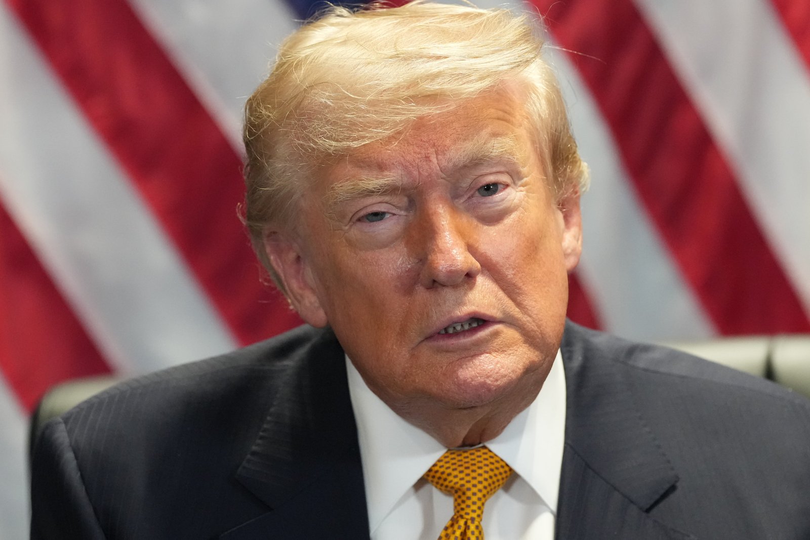 Trump បានចែករំលែកសារឡើងវិញដែលបង្ហាញពីការផ្ទុះរូបថ្លុក អមដោយពាក្យថា