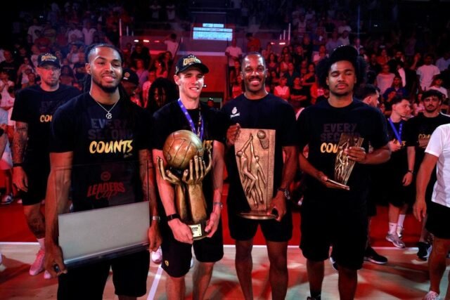 1783694404_OG-10688790-1200-800-d316a8e_ftp-1-jo6fg7y9wcz4-mon24q421-jfo-presentation-trophee-champion-de-franc.jpeg