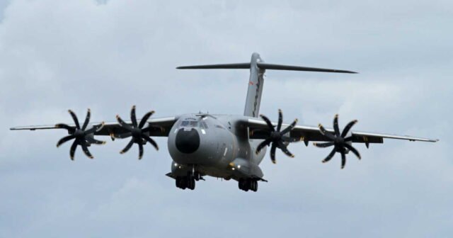 1783696555_airbus-l-a400m-pourrait-etre-utilise-pour-la-premiere-fois-cet-ete-pour-lutter-contre-les-feux-de-fo.jpeg