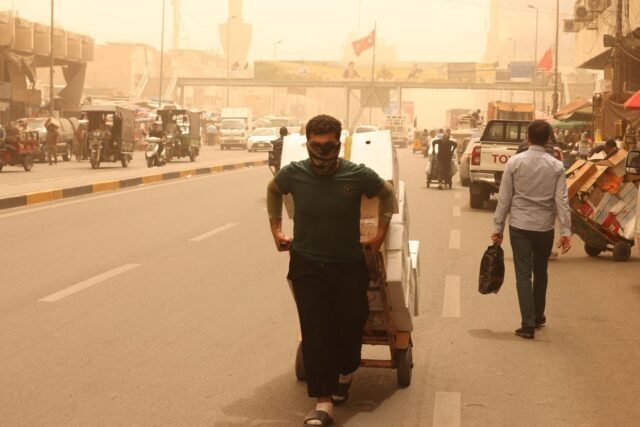 1783702075_2487058-une-tempete-de-poussiere-a-bagdad-en-irak-le-5-mai.jpg