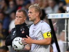 Cammy Devlin ជាប់លេខ៣។ ប្រធានក្រុម Hearts Wouter Vrancken បានចាញ់នៅរដូវក្តៅនេះ ប៉ុន្តែកីឡាករបែលហ្ស៊ិកមានសុទិដ្ឋិនិយមចំពោះអត្រាភាពជាអ្នកដឹកនាំ