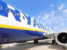 Ryanair: ភ័យស្លន់ស្លោនៅលើជើងហោះហើរពីក្រិចទៅអាល្លឺម៉ង់ បង្អួចបែក និងជញ្ជក់បុរសម្នាក់