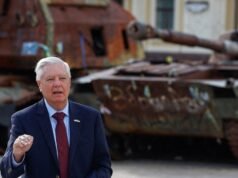Lindsey Graham សមាជិកព្រឹទ្ធសភាអាមេរិកខាងសាធារណរដ្ឋដ៏មានឥទ្ធិពល បានទទួលមរណភាពភ្លាមៗនៅអាយុ ៧១ឆ្នាំ – សារព័ត៌មាន L’Express
