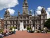 ក្រុមប្រឹក្សាក្រុង Glasgow បានជំរុញឱ្យទម្លាក់ការទាមទារ £42,000 ពីម្តាយដែលប្រឆាំងនឹងការកាត់សាលារៀន