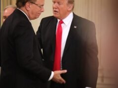 Trump គាំទ្រប្រព័ន្ធសោធននិវត្តន៍របស់អូស្រ្តាលីដែលគាំទ្រដោយ Larry Fink