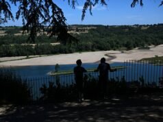 នៅជិត Nantes Loire កំពុងឡើងកំដៅខ្លាំង ហើយកំពុងត្រូវបានត្រួតពិនិត្យយ៉ាងដិតដល់