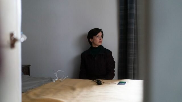 1783980775_1_the_dark_sr1_ep1_10.jpg