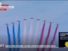 Patrouille de France ហោះពីលើ Champs-Élysées ហើយបើកក្បួនដង្ហែ