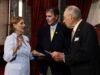 ប្អូនស្រីរបស់ Lindsey Graham ឈ្មោះ Darline បានស្បថចូលកាន់តំណែងនៅព្រឹទ្ធសភារដ្ឋ South Carolina បន្ទាប់ពីមរណភាពរបស់គាត់។