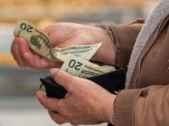 “Redollarization” មិនមែន “dedollarization”៖ Standard Chartered ជឿថាការភ័យខ្លាចអំពីប្រាក់ដុល្លារអាមេរិកត្រូវបានផ្ទុះឡើង