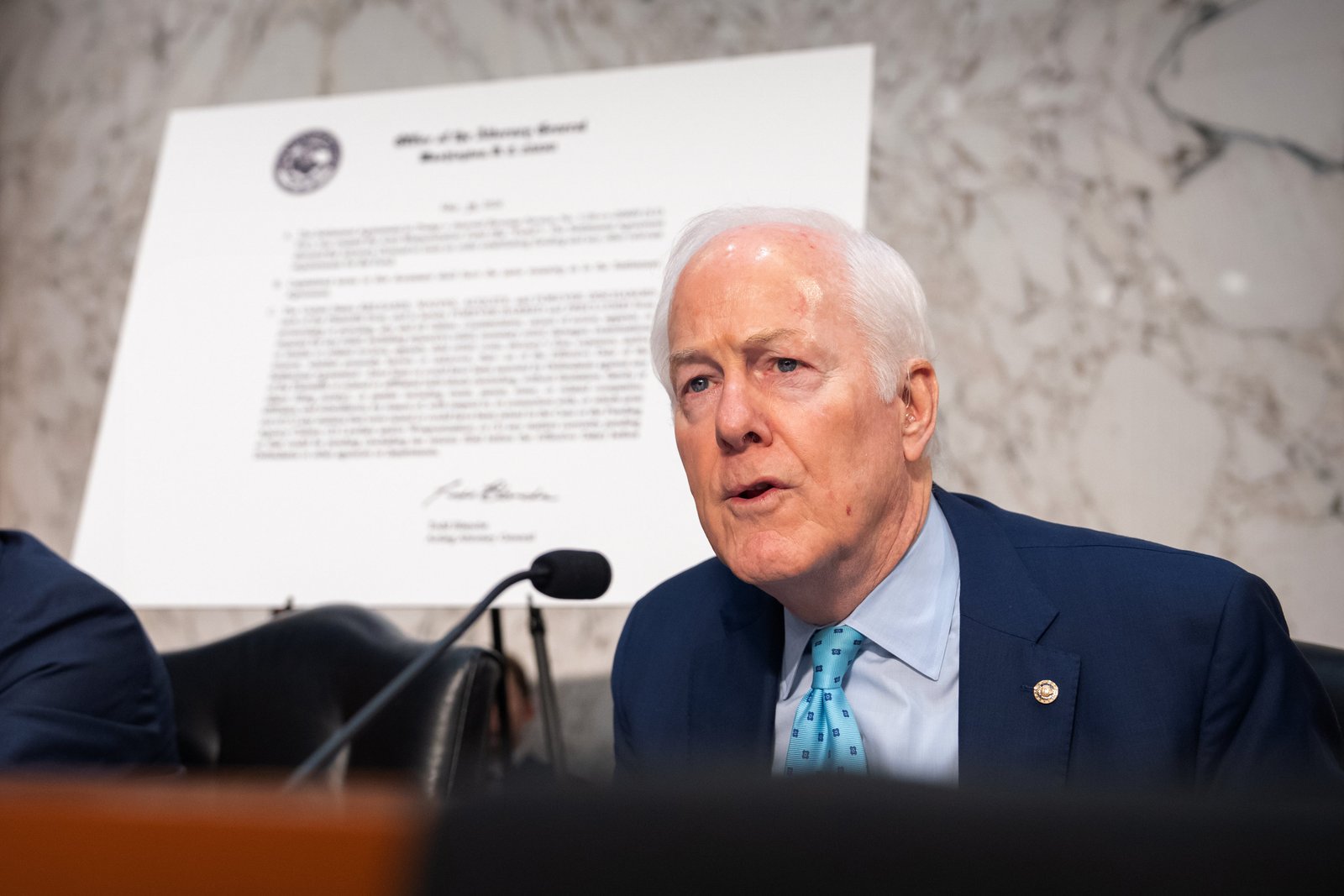 John Cornyn បានចុច Blanche អំពីមូលហេតុដែល DOJ មិនបិទមូលនិធិទាំងស្រុង
