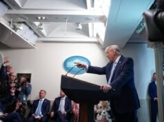 លោក Donald Trump ចង់កាត់បន្ថយរយៈពេលទិដ្ឋាការសម្រាប់អ្នកកាសែតបរទេស