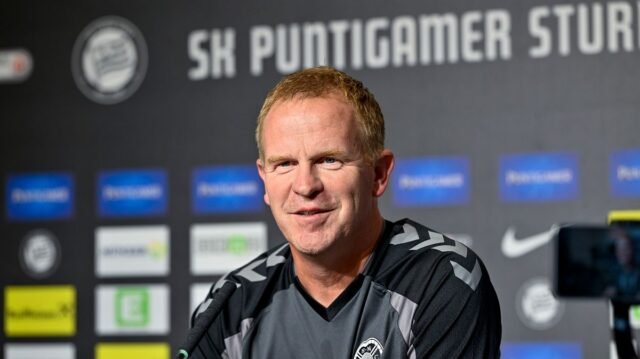 1784568476_0_Heart-of-Midlothian-Training-Session.jpg