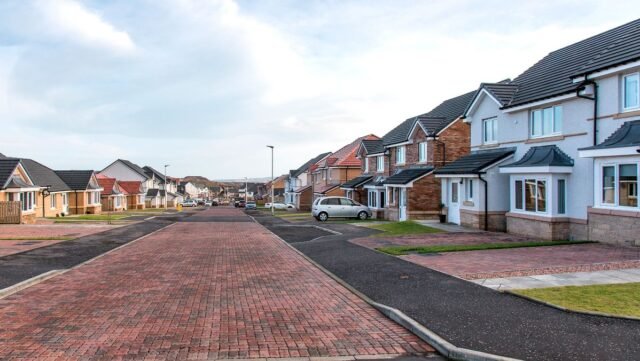 1784590559_0_MKR_WLC_160218housing_1.jpg