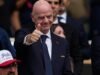 ប្រធាន FIFA បានចំណាយពេលជាង 100 ម៉ោងក្នុងការហោះហើរក្នុងអំឡុងពេល World Cup ហើយបានសន្យាថានឹងកាត់បន្ថយការបញ្ចេញឧស្ម័ន CO2