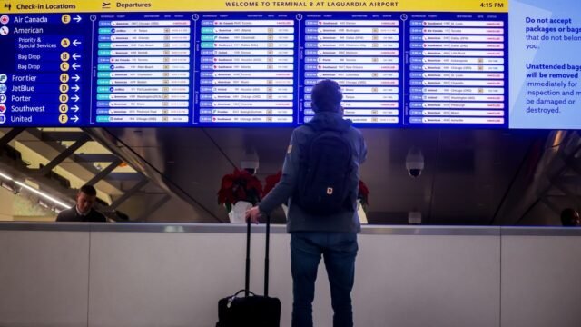 1784618034_0_Snow-Storm-Disrupts-Holiday-Travel-At-New-York-City-Airports.jpg