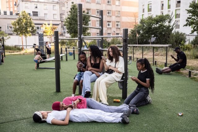 1784656919_2495070-le-parc-diderot-a-pantin-seine-saint-denis-le-21-j.JPG