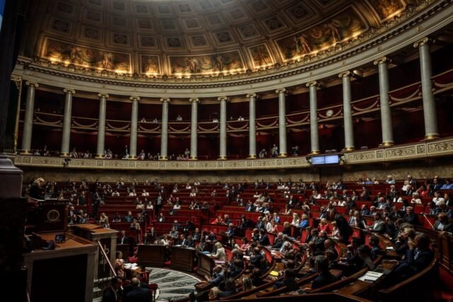 1784661727_2495463-l-assemblee-nationale-a-adopte-mardi-21-juillet-a-.jpg