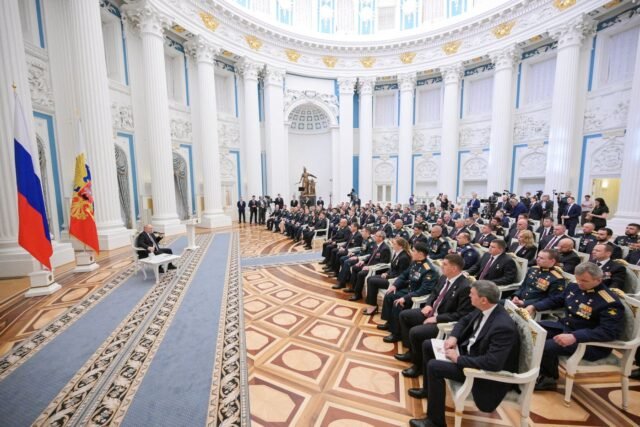 1784820000_2496618-le-president-russe-vladimir-poutine-participe-a-un.JPG