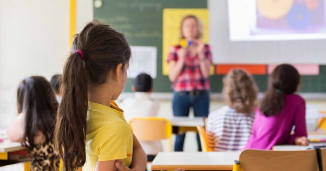 1784906820_le-calendrier-scolaire-2027-2028-est-publie-voici-les-ponts-a-bloquer-des-maintenant.jpg