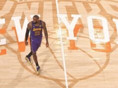LeBron James បានកាត់ប្រាក់ខែប្រហែលជារស់នៅក្នុងទីក្រុង New York ហើយជិះឧទ្ធម្ភាគចក្រទៅ Philly ជាអ្នកធ្វើដំណើរដ៏ទំនើប។
