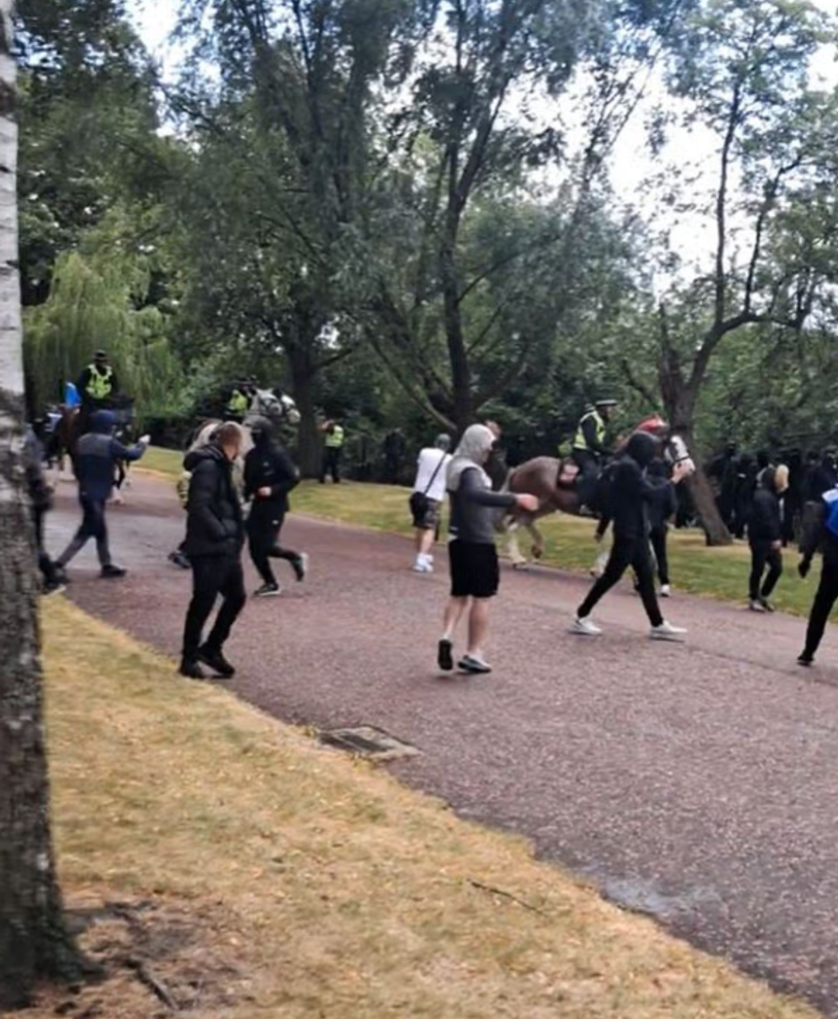 ឈុតឆាកអាក្រក់នៅទីក្រុង Glasgow