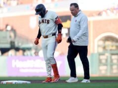 Giants 3B Casey Schmitt បានចាកចេញពីការប្រកួតជាមួយ Brewers ក្នុងវគ្គទី 2 ដោយសារតែរបួសជើងជាក់ស្តែង